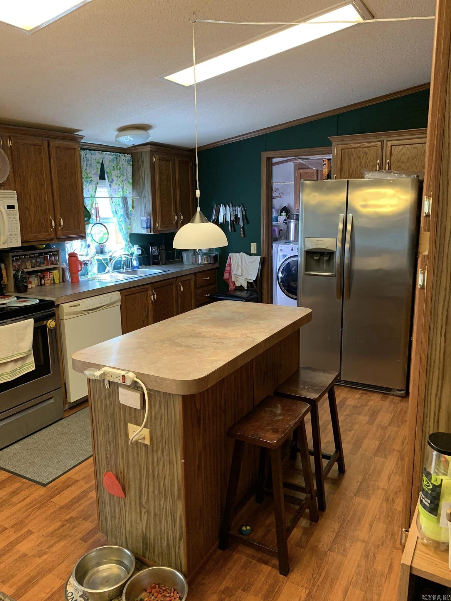 COUNTRY ESTATES SUBD - Residential