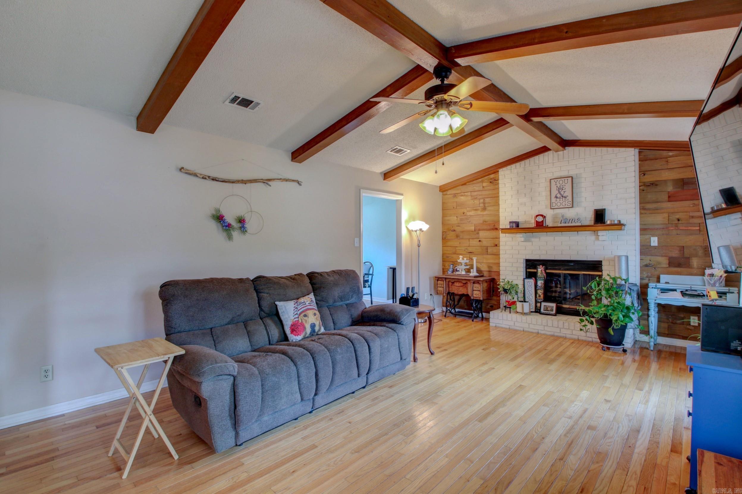 STONEWALL - Residential