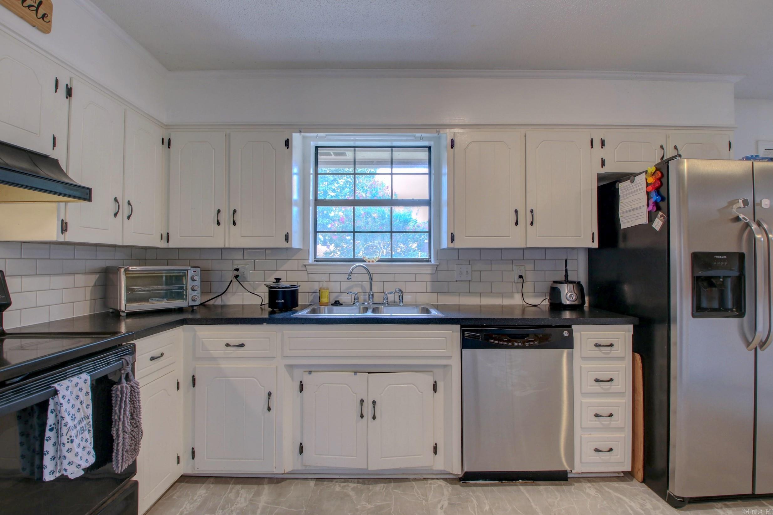 STONEWALL - Residential