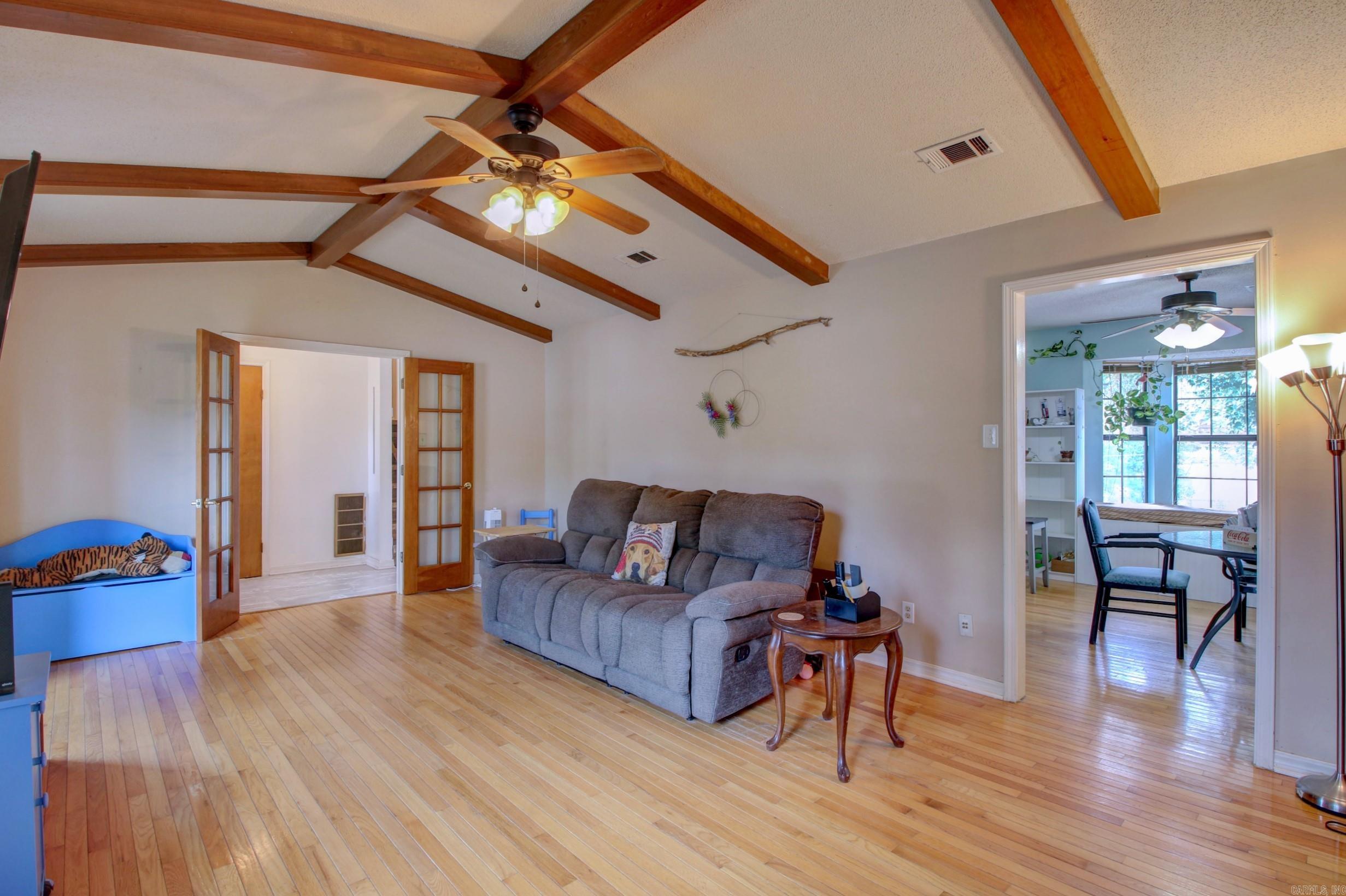 STONEWALL - Residential