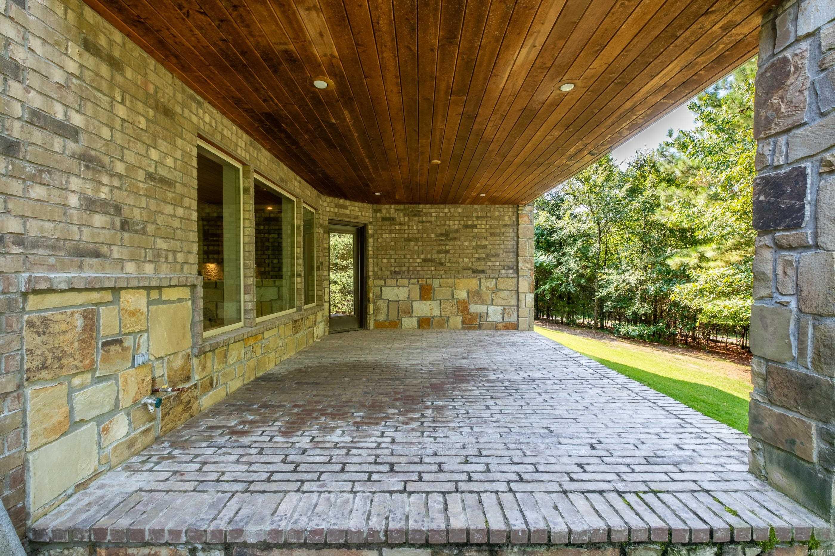 WOODLANDS EDGE - Residential