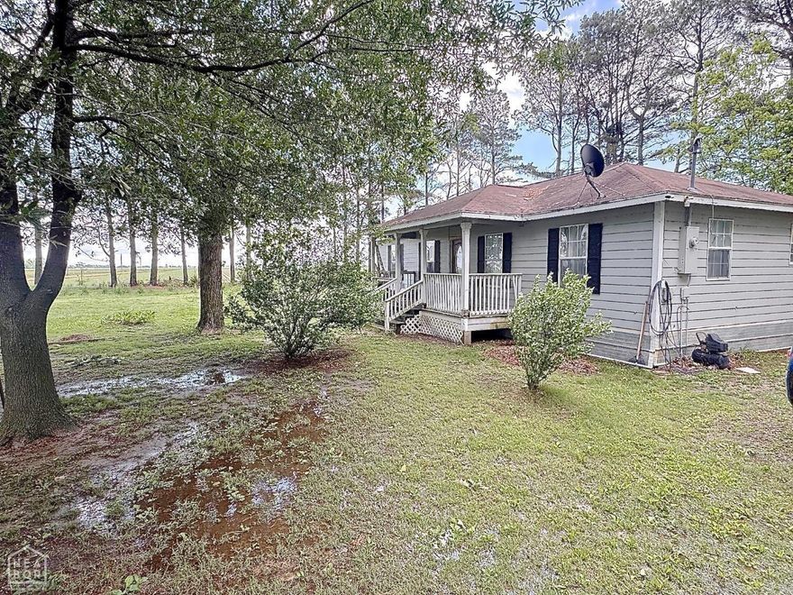 Great 3 bedroom 2 bath home located in Brookland school district. Large living space that open to the kitchen and dining area. Priced well below market value so take advantage of this amazing opportunity! Call us today to schedule your viewing