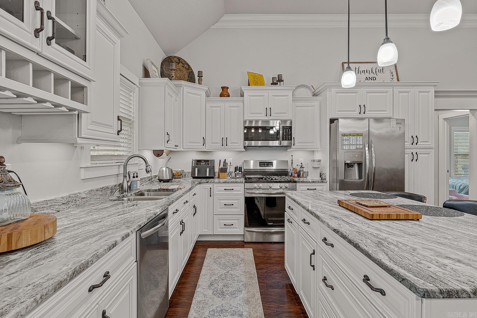 CYPRESS POINT - Residential