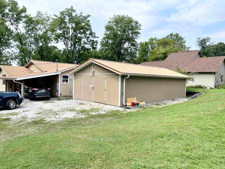 Sweet home in town located a short walk from town square in Salem AR. 3 Bed 2 Bath home on a corner lot with an extra level lot. 800 sq ft shop built in 2020 by the Amish, insulated, air compressor, overhead storage, sink. The 1146 sq ft home has a new 2.5 ton HEIL heat pump and roof in 2023. New gutters, garbage disposal and refrigerator in 2022. Large roomy kitchen and all appliances convey. This home is ready for a new owner! Make an appointment today and take a look.