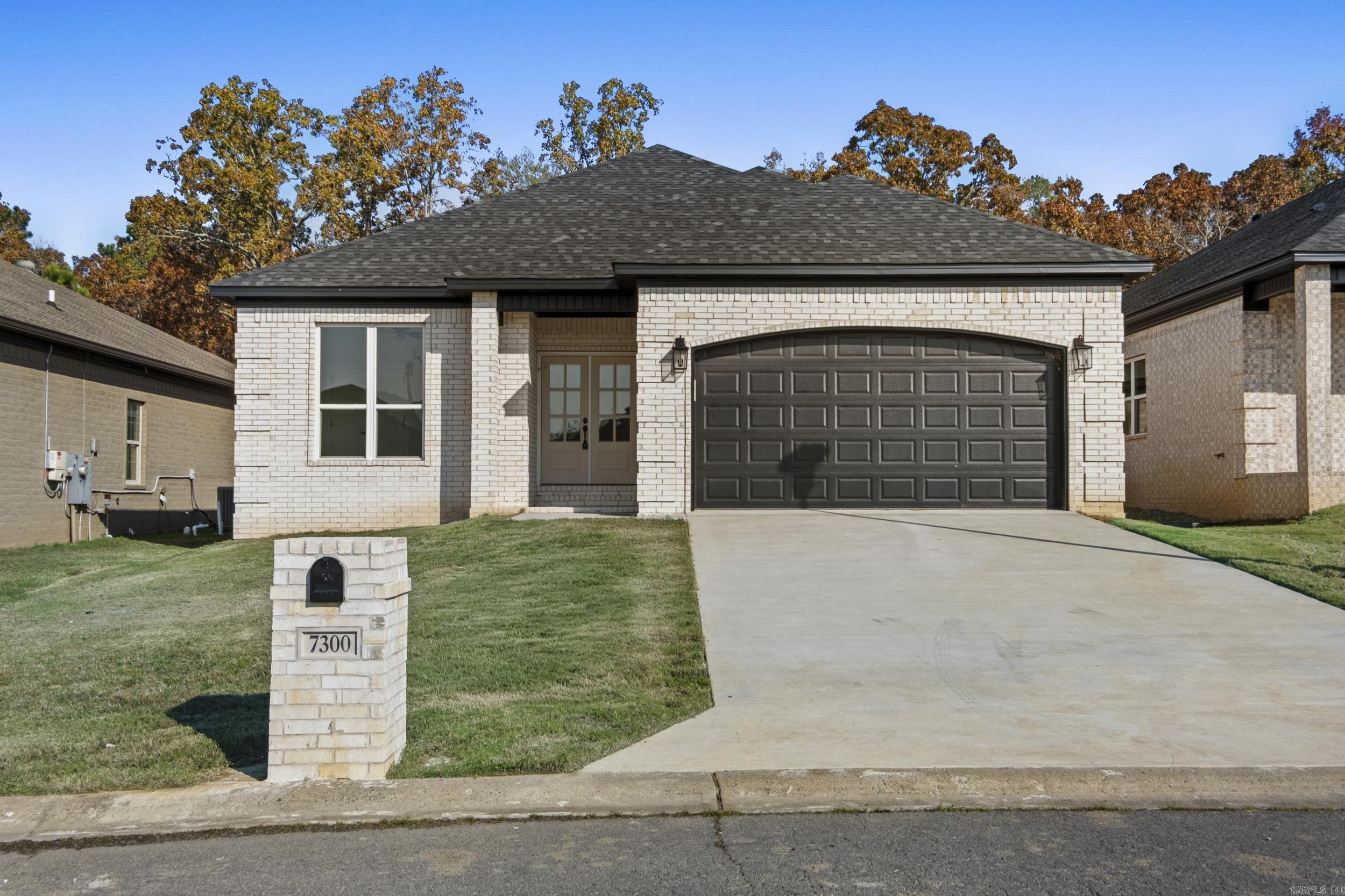 WANDERING RIDGE - Residential