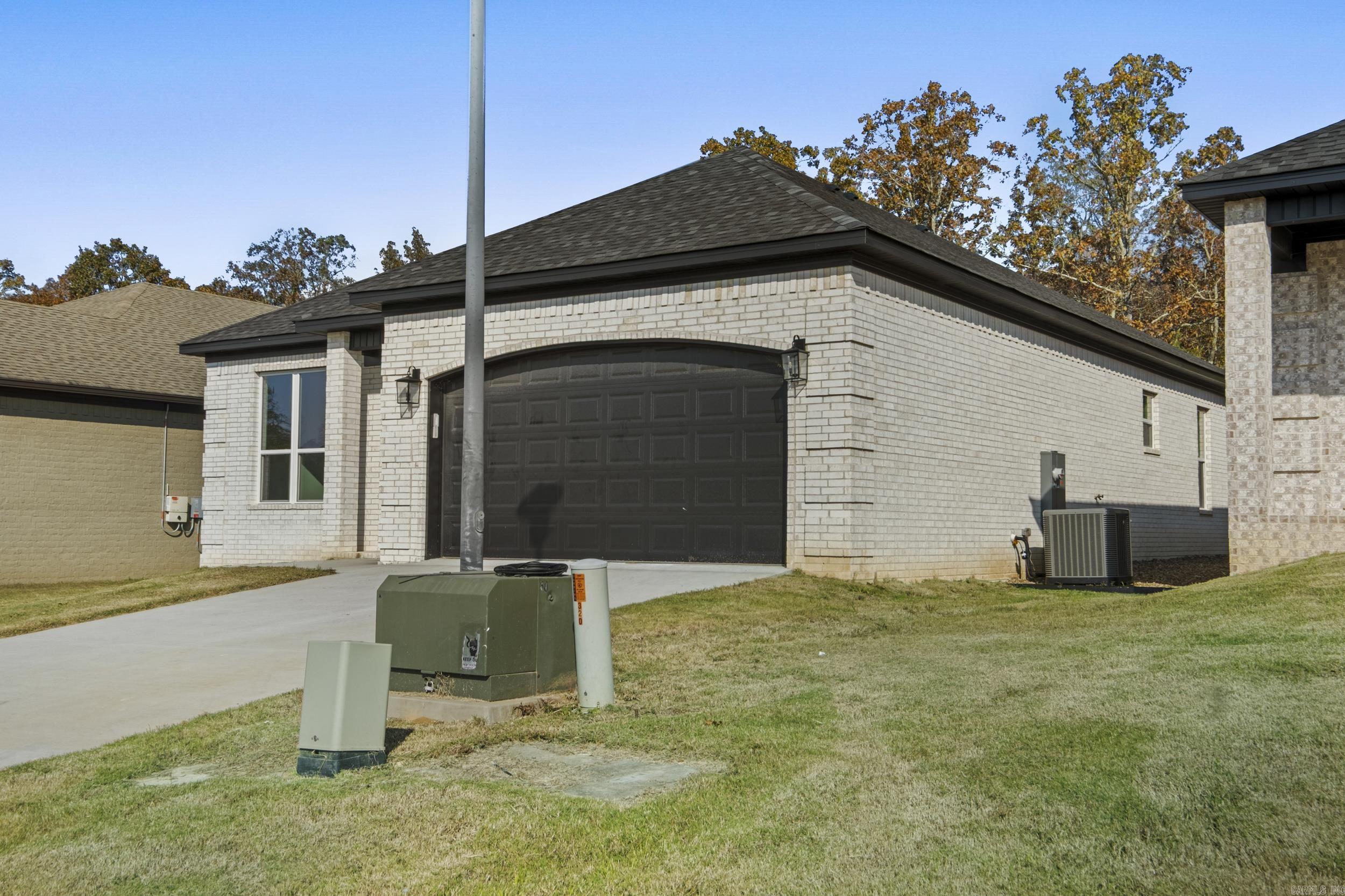 WANDERING RIDGE - Residential