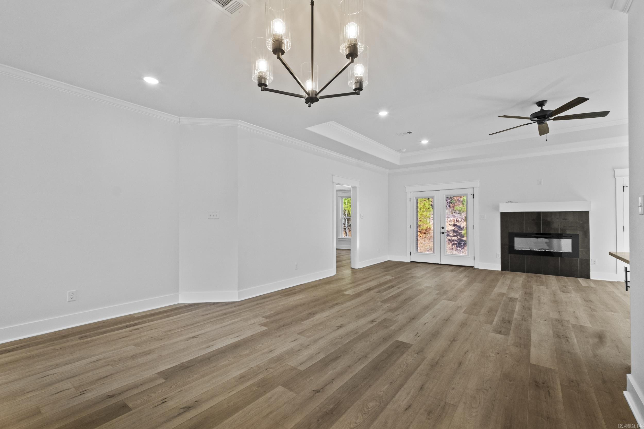 WANDERING RIDGE - Residential