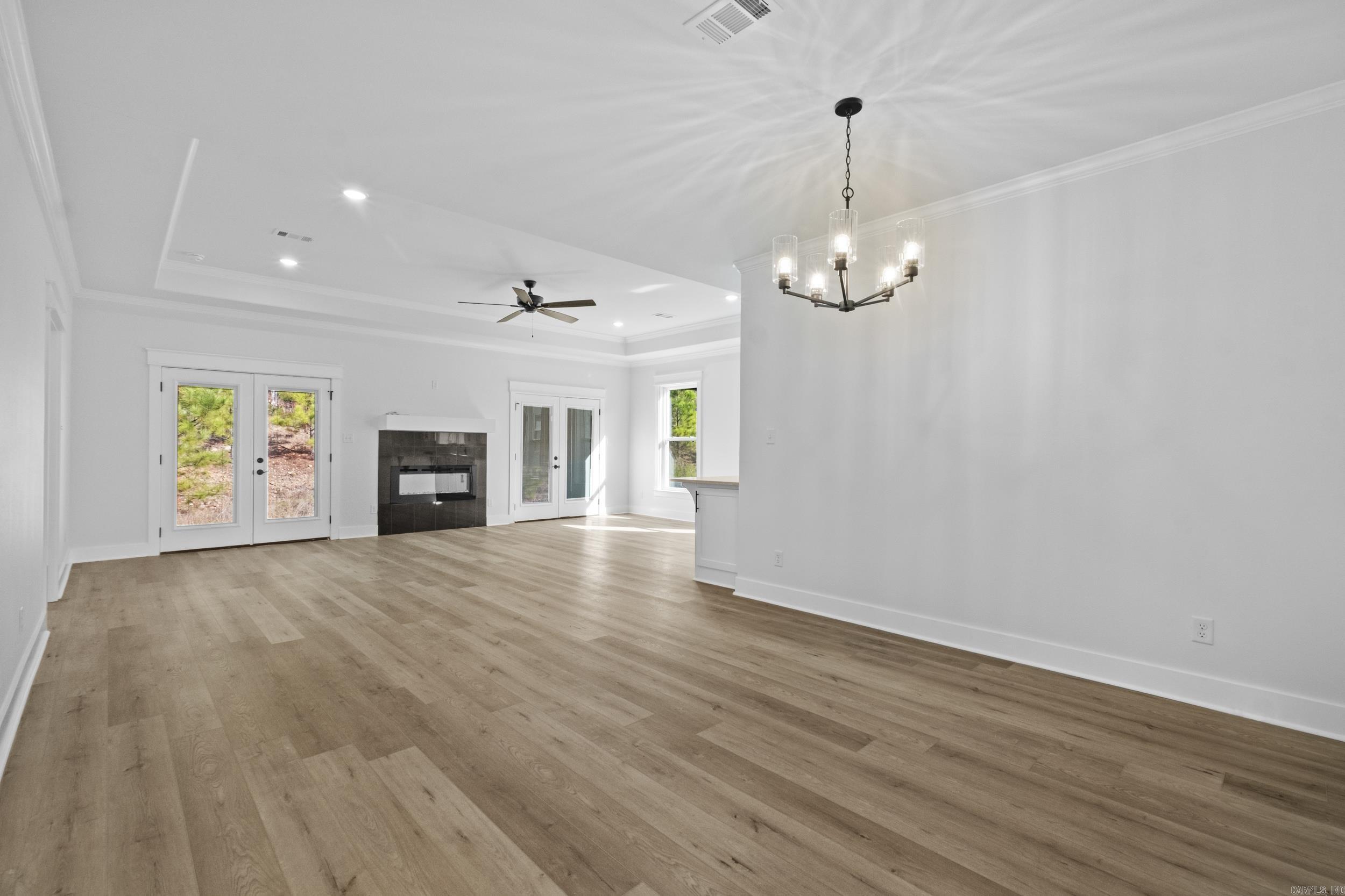 WANDERING RIDGE - Residential