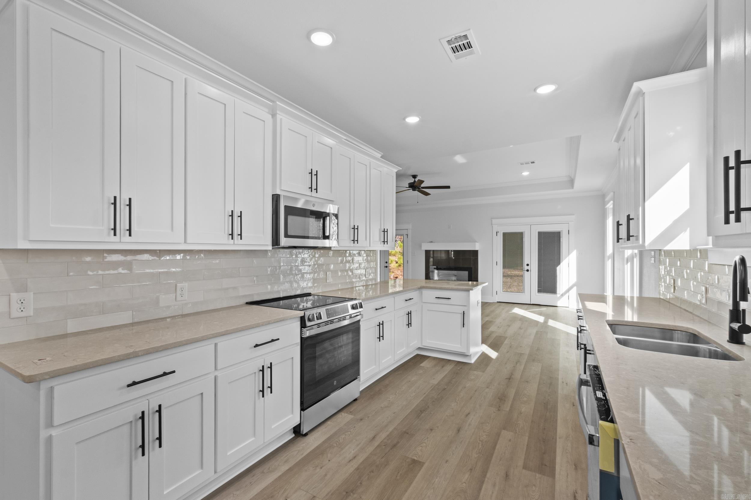 WANDERING RIDGE - Residential