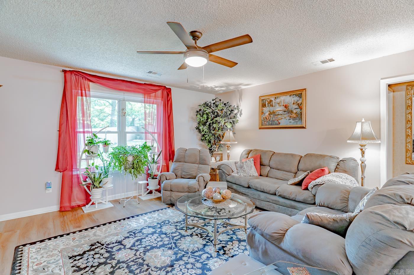 HUNTERS RUN - Residential