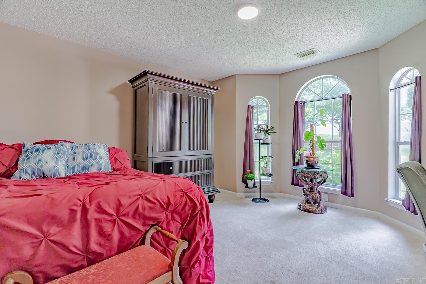 HUNTERS RUN - Residential