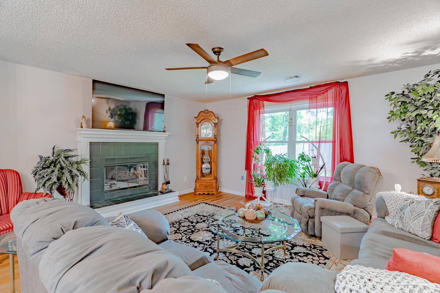 HUNTERS RUN - Residential