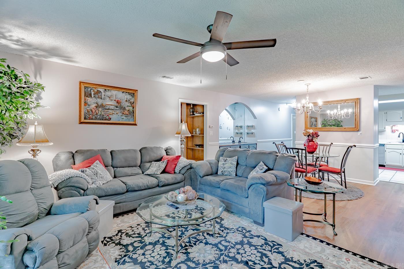 HUNTERS RUN - Residential