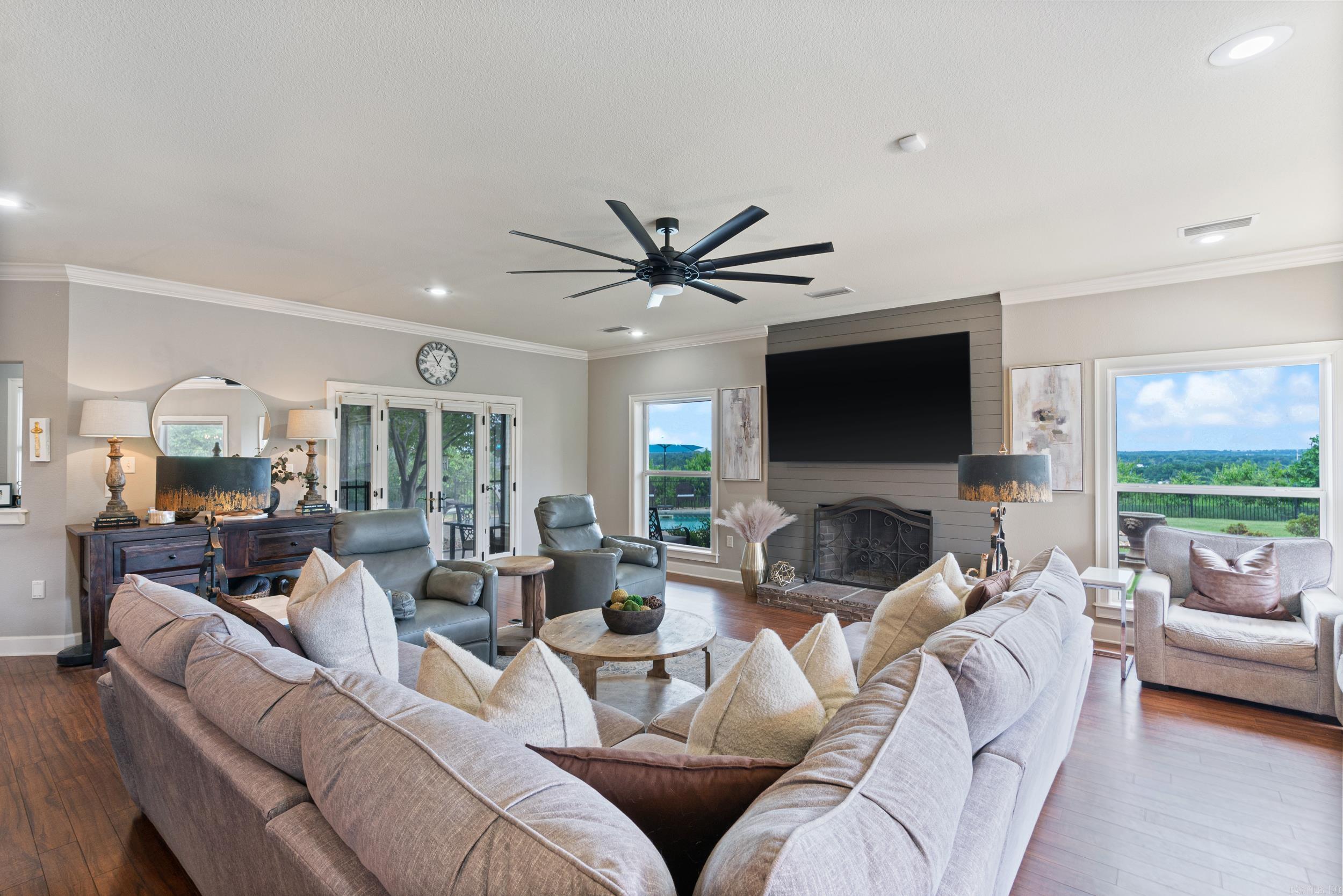 MEADOW RIDGE ESTATES - Residential