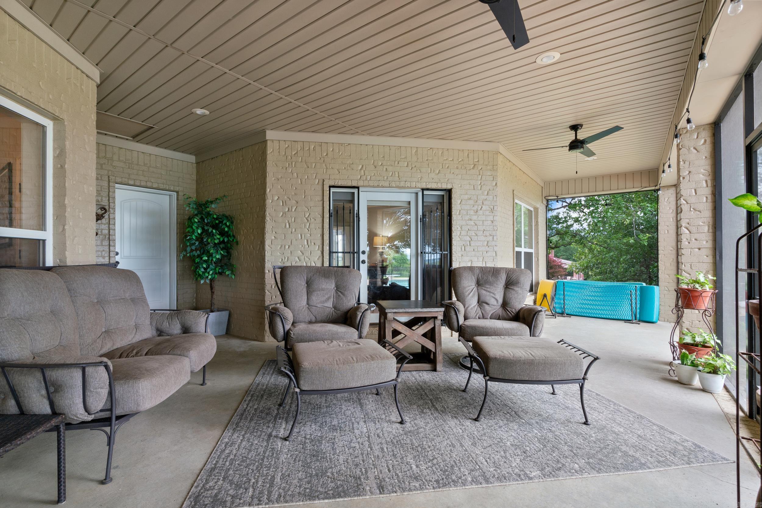 MEADOW RIDGE ESTATES - Residential