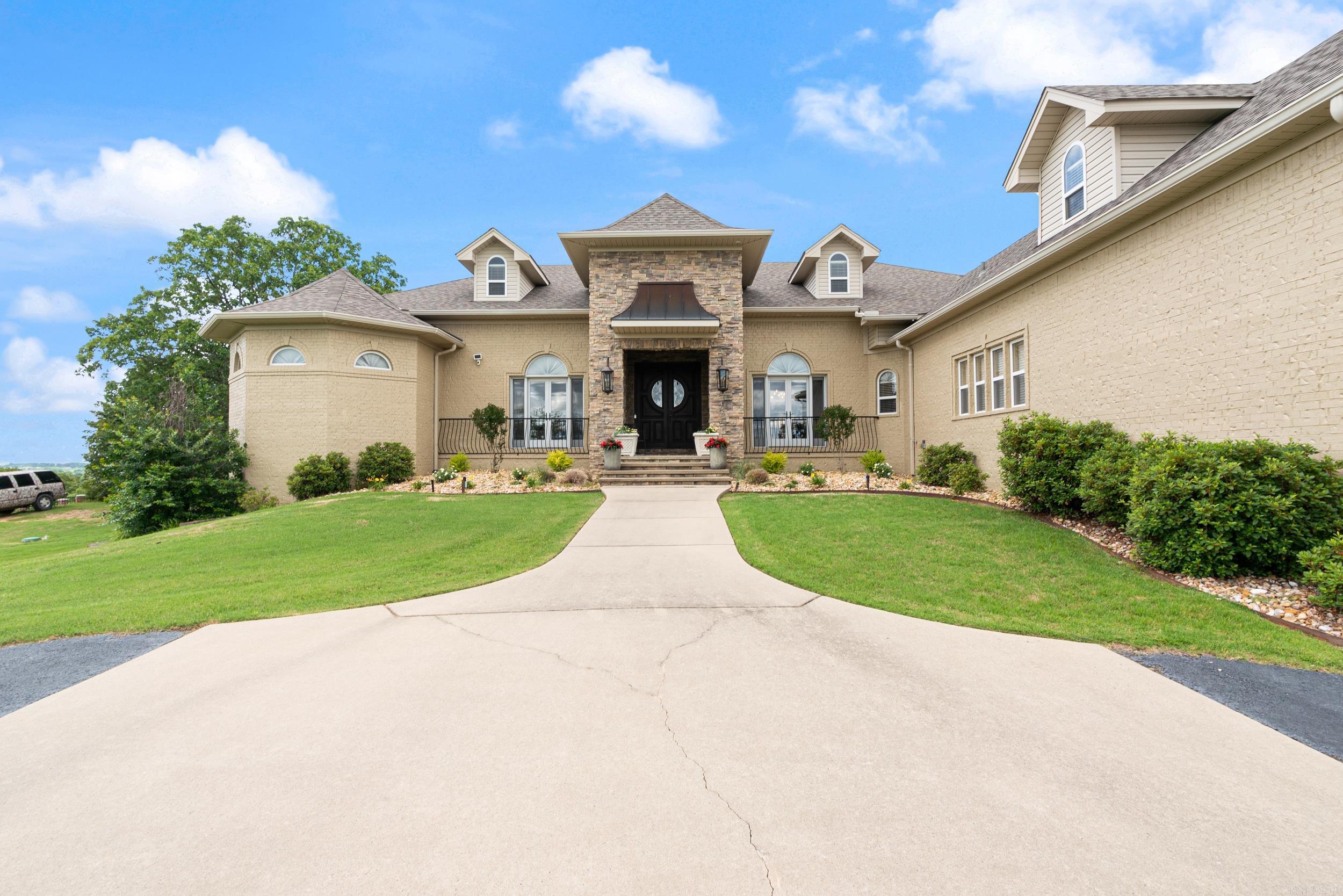 MEADOW RIDGE ESTATES - Residential