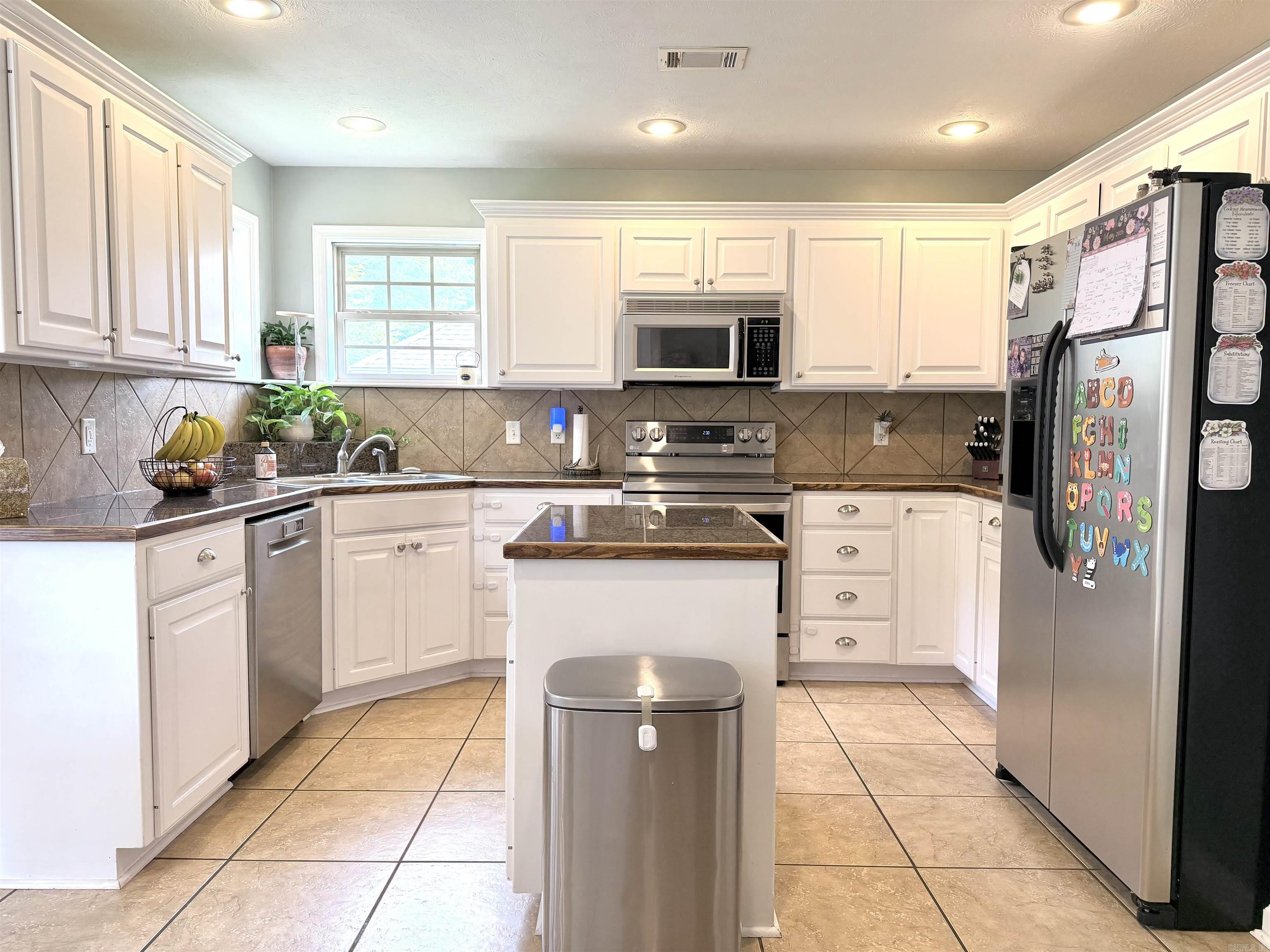 SKYLINE MEADOWS - Residential