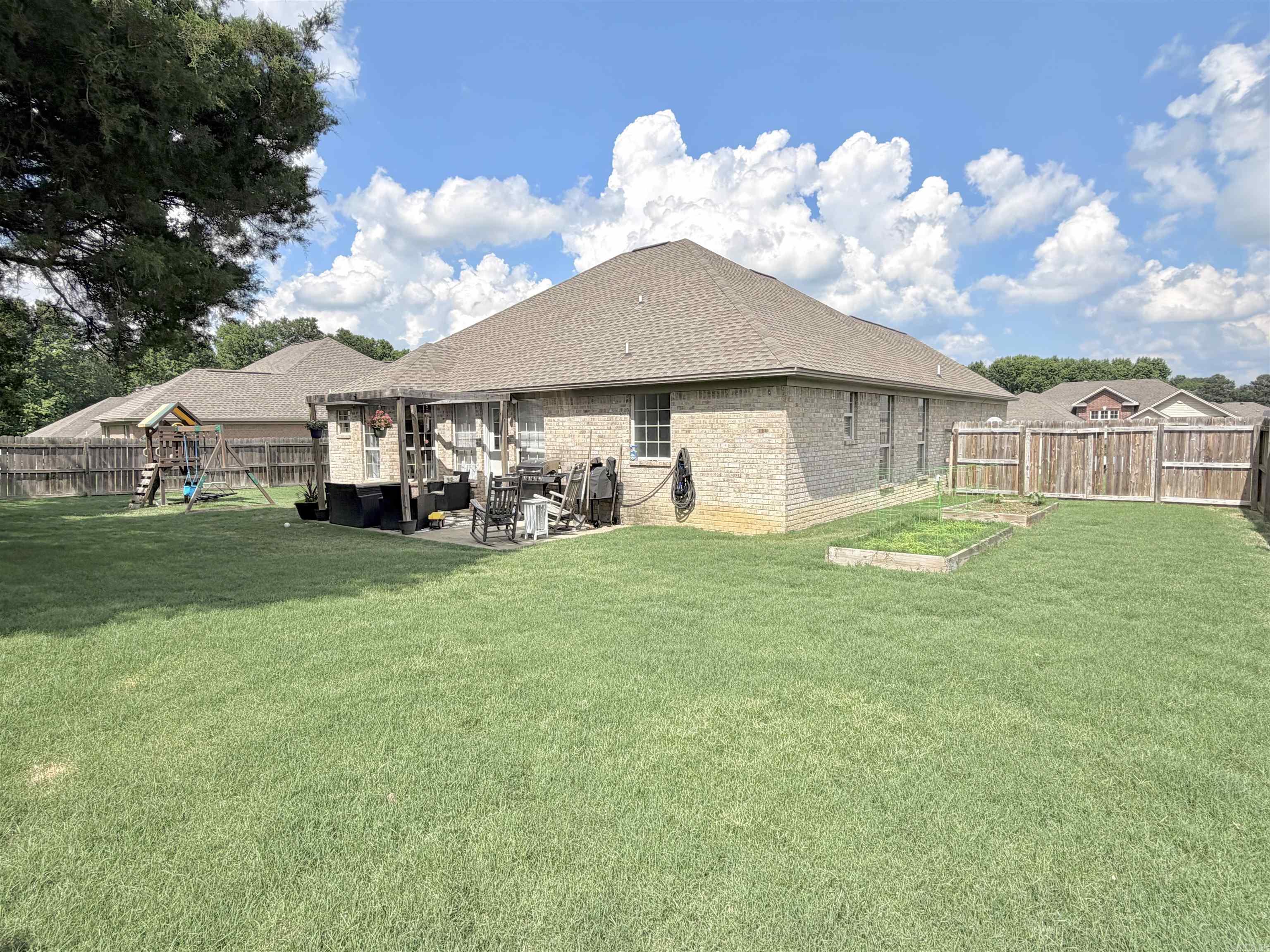 SKYLINE MEADOWS - Residential
