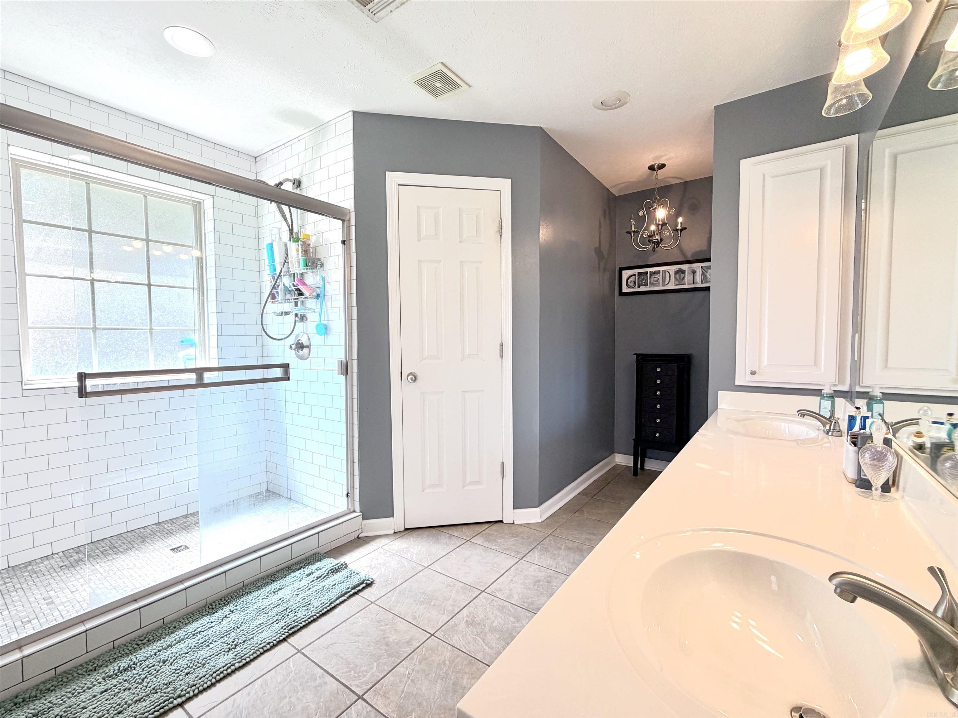 SKYLINE MEADOWS - Residential
