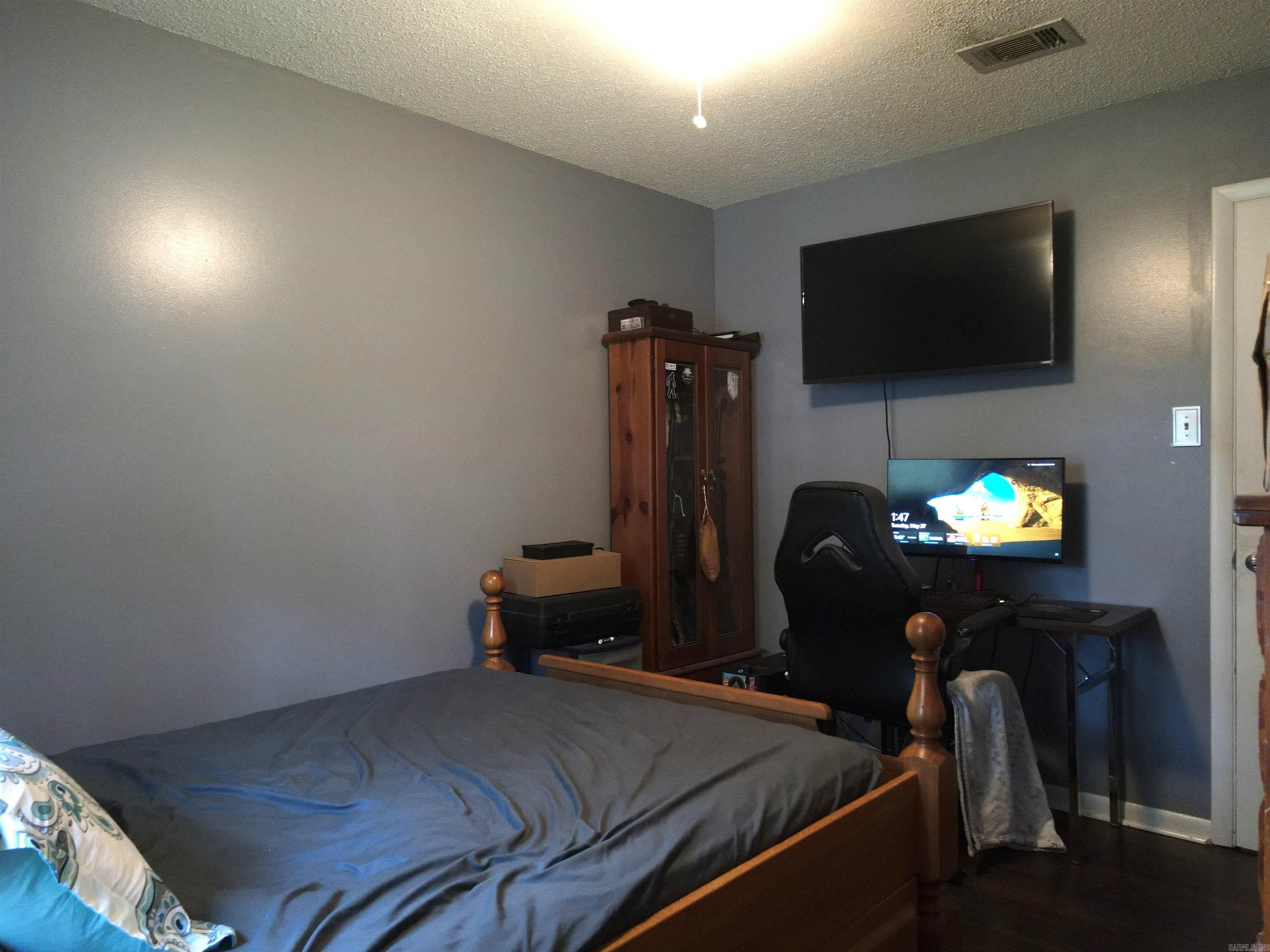 NORTH HILLS MANOR - Residential