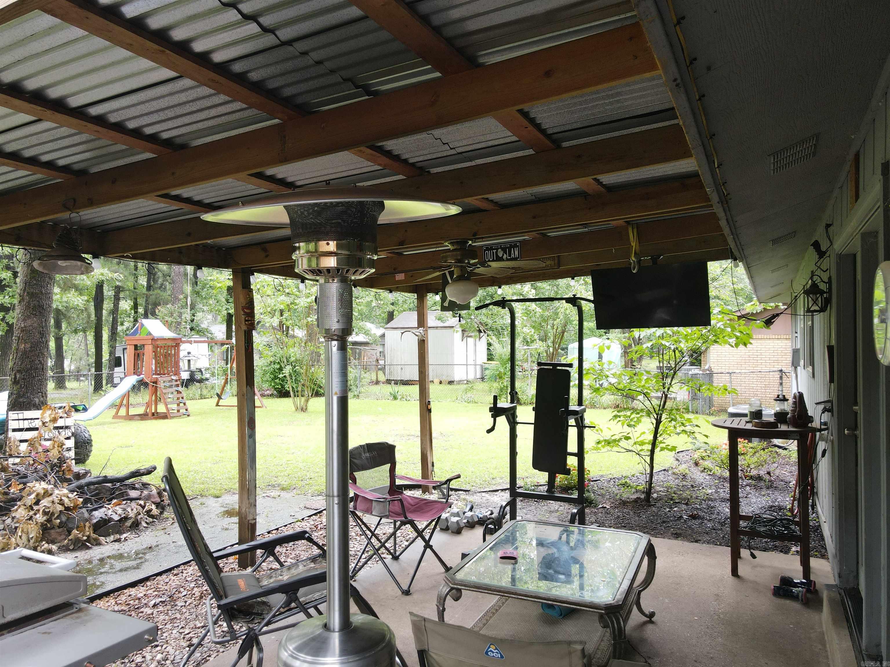 NORTH HILLS MANOR - Residential