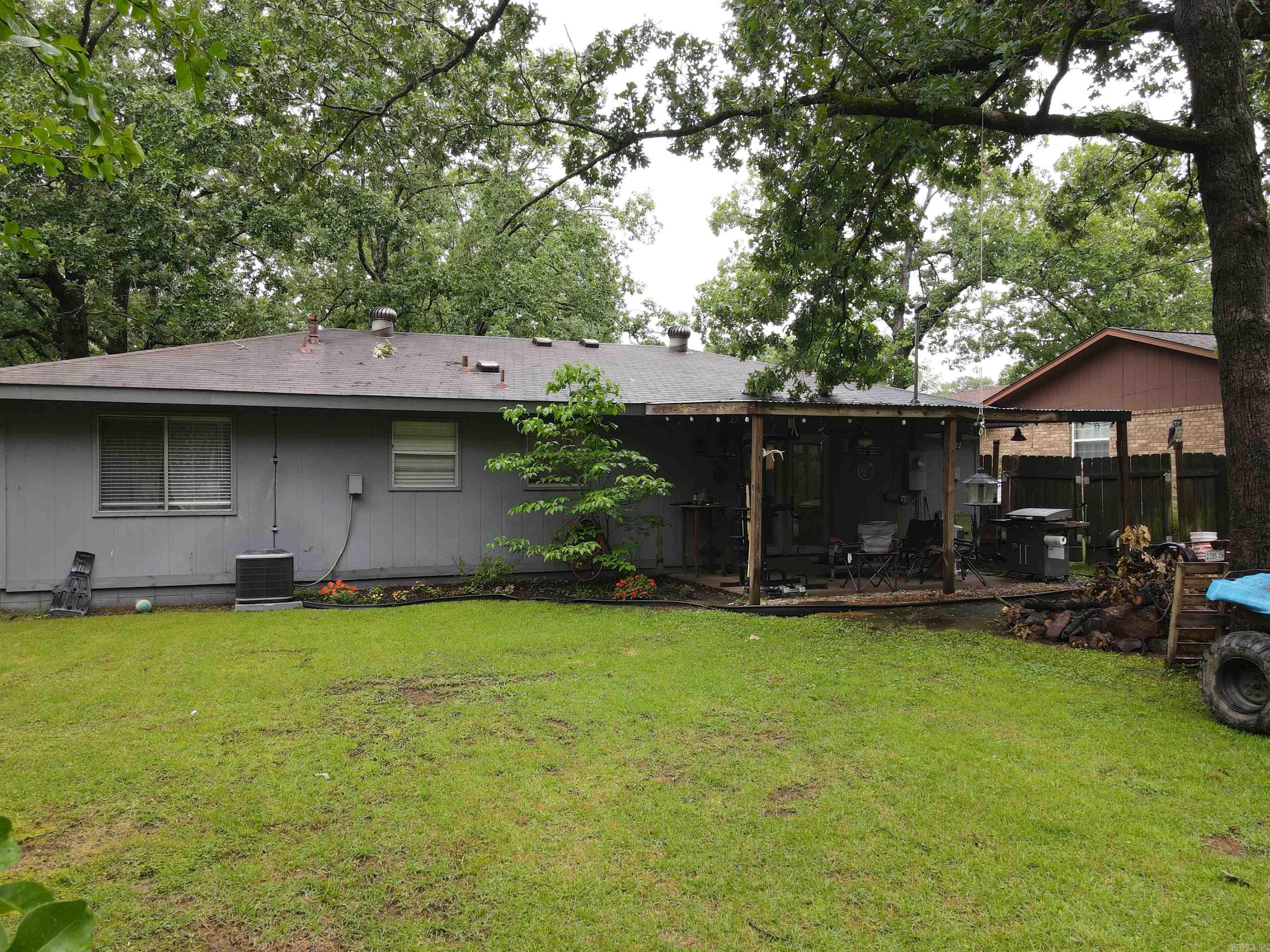 NORTH HILLS MANOR - Residential