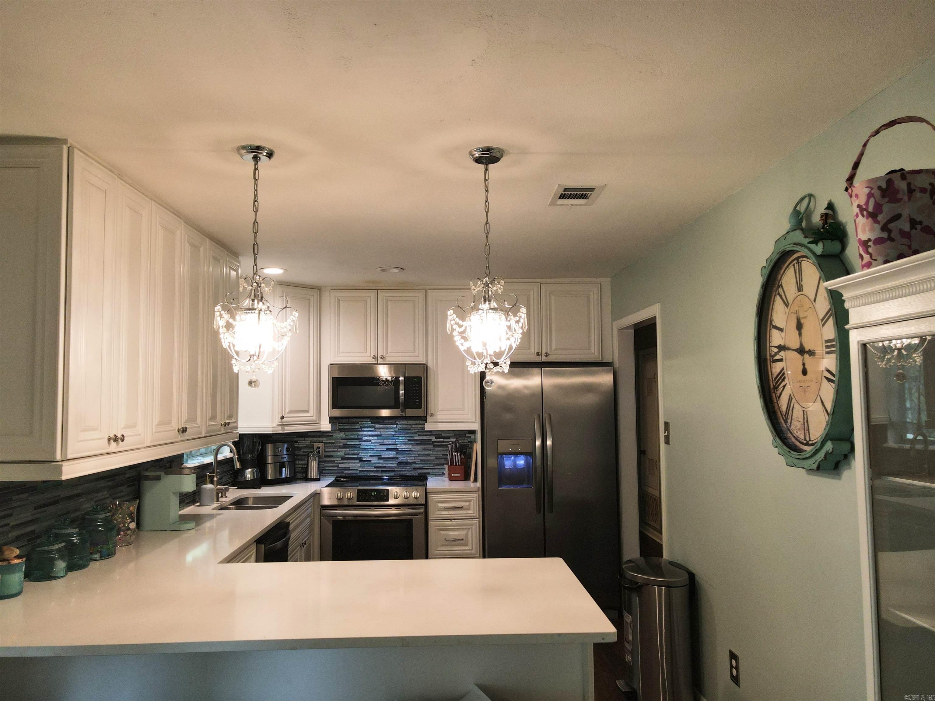 NORTH HILLS MANOR - Residential