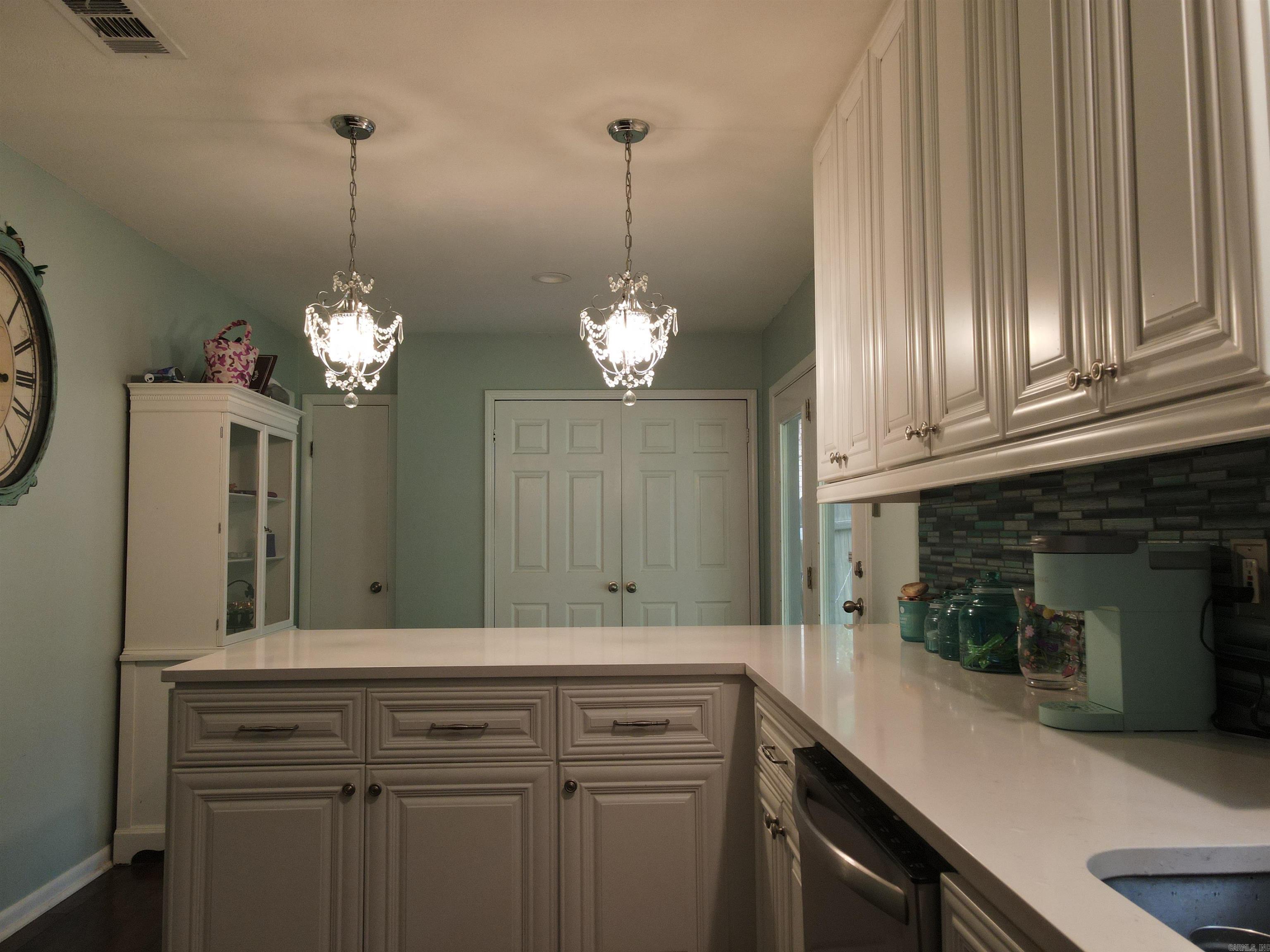 NORTH HILLS MANOR - Residential