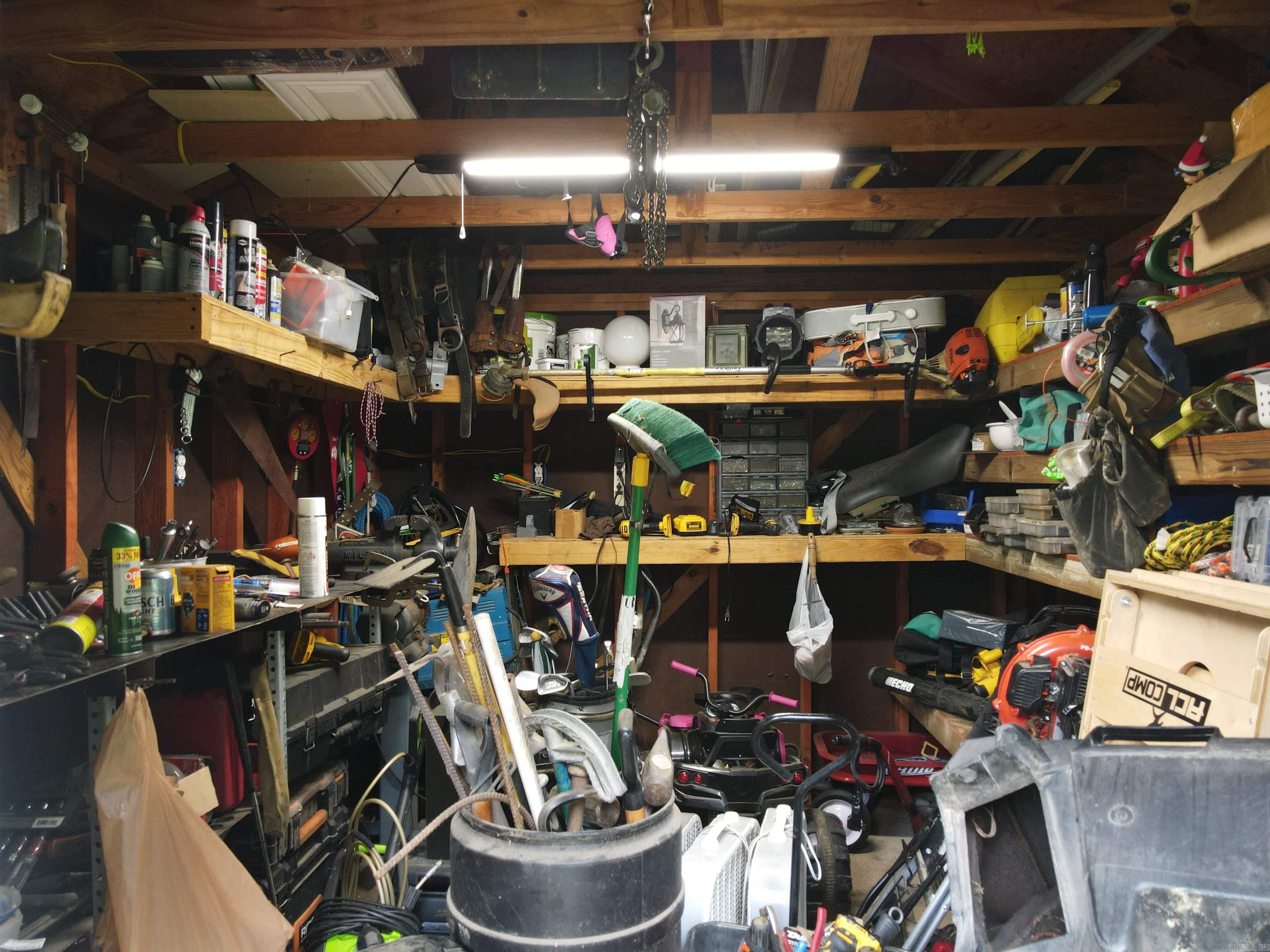 NORTH HILLS MANOR - Residential