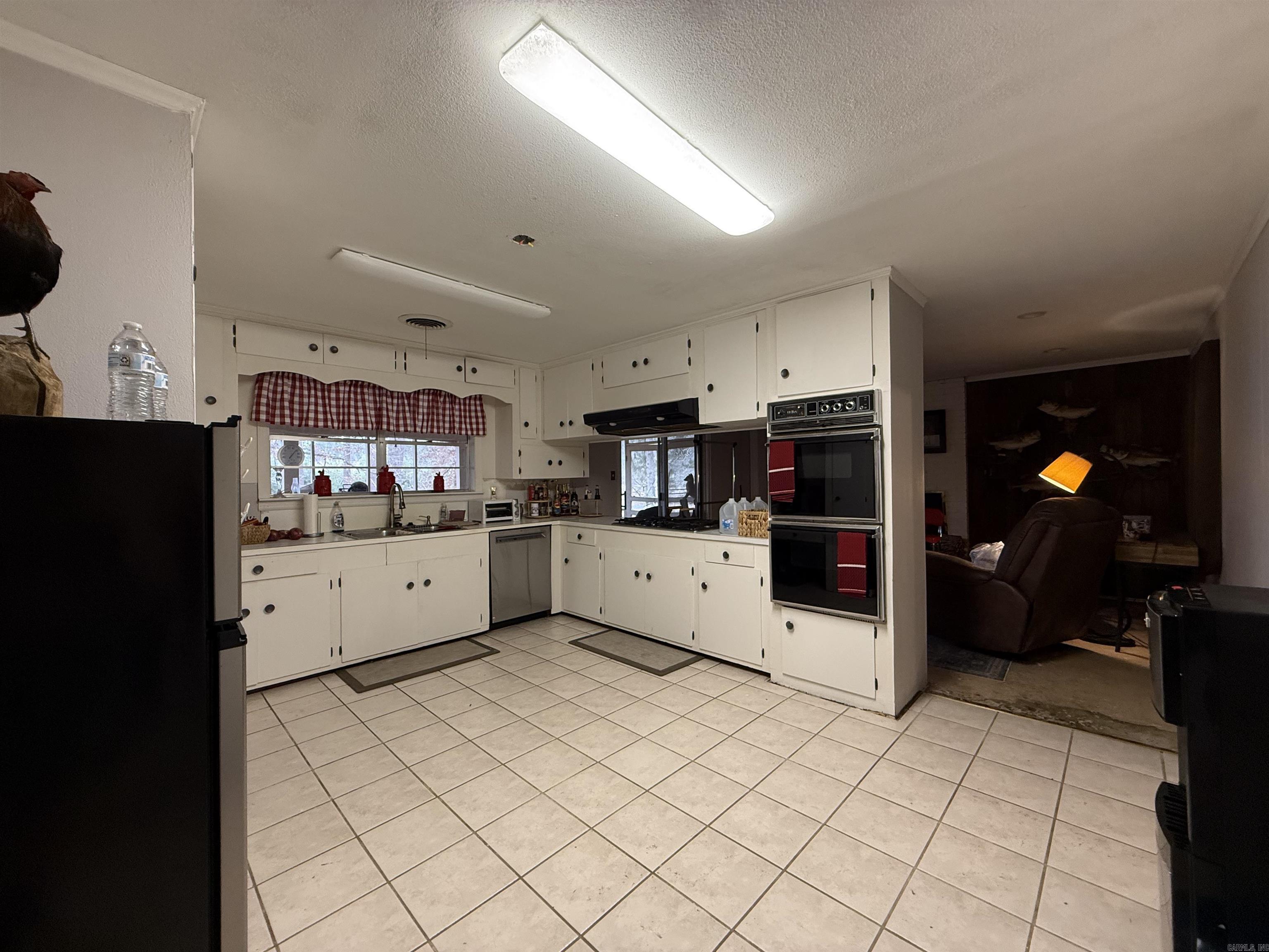 VIEW HILLS - Residential