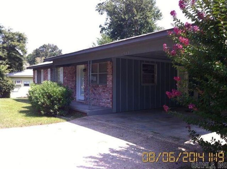 Coming soon! Cute 3BR/2BA Twin Lakes home for rent. Lake View! More pictures to come. Available for move in in September.