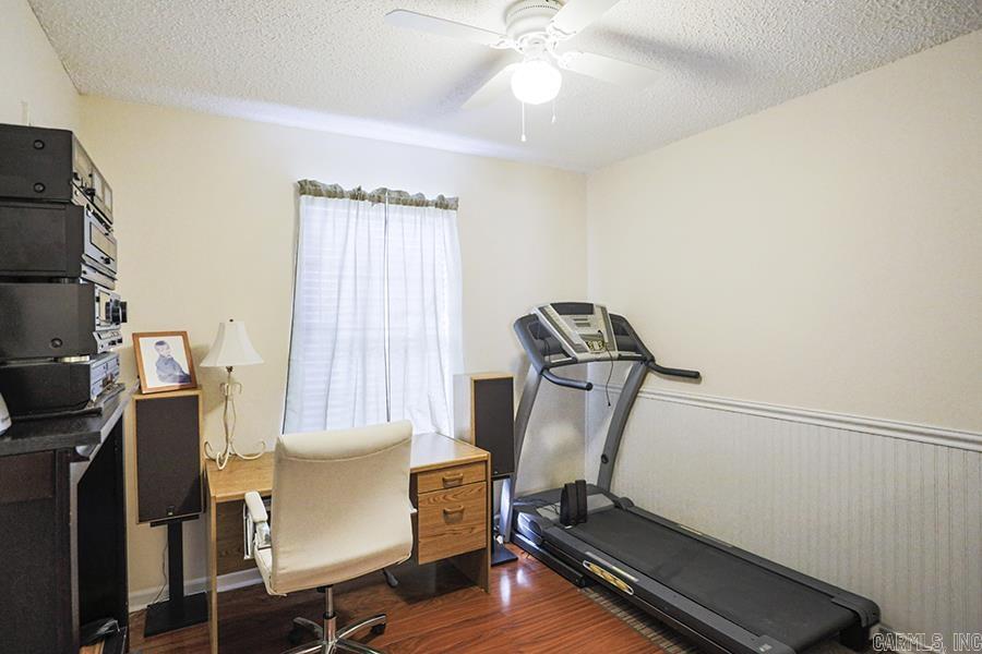 WOODLAND HILLS TO LR - Residential