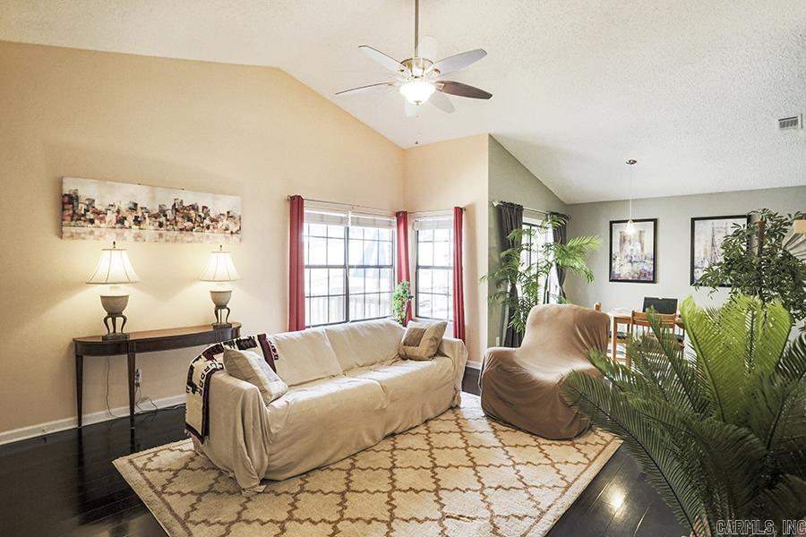 WOODLAND HILLS TO LR - Residential