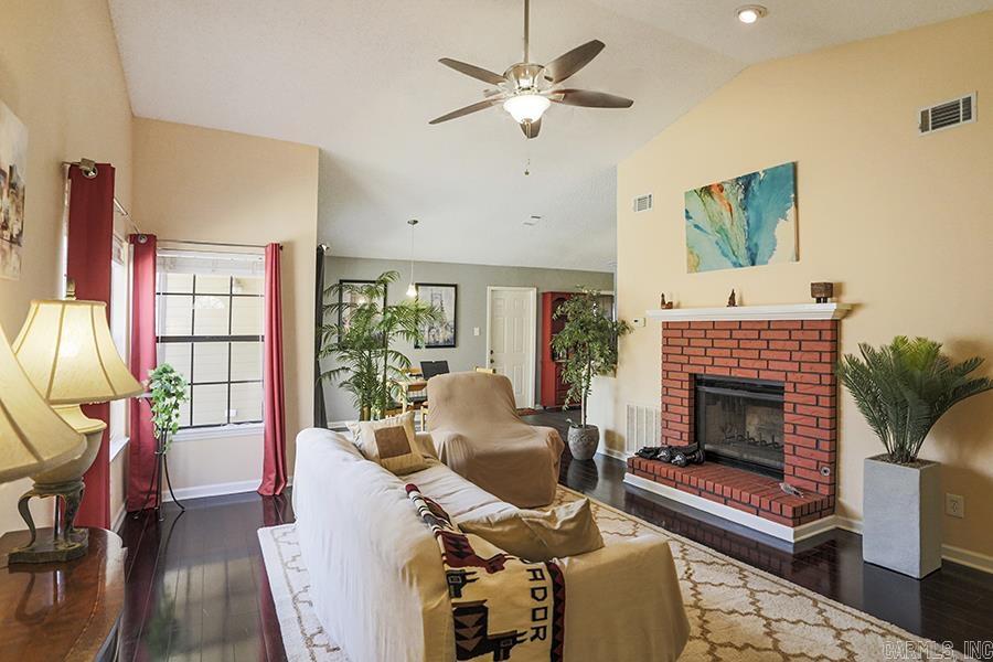 WOODLAND HILLS TO LR - Residential