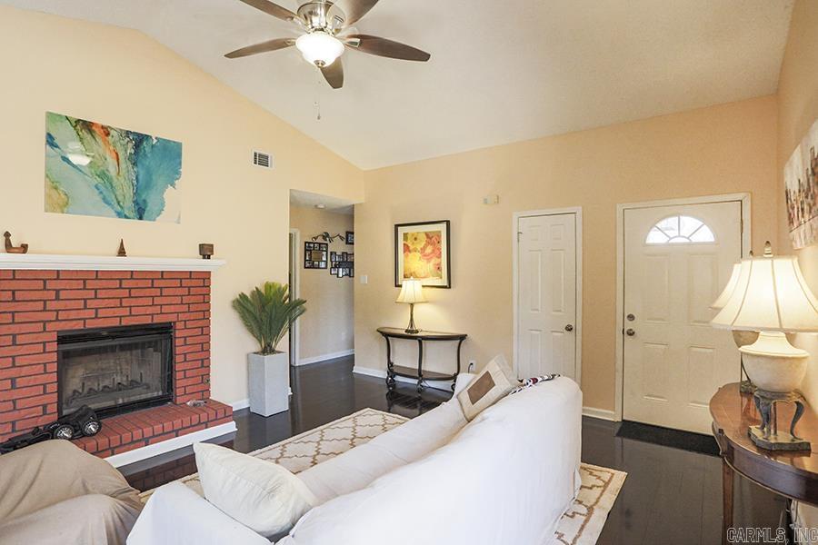 WOODLAND HILLS TO LR - Residential