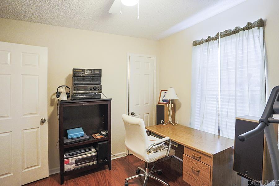 WOODLAND HILLS TO LR - Residential