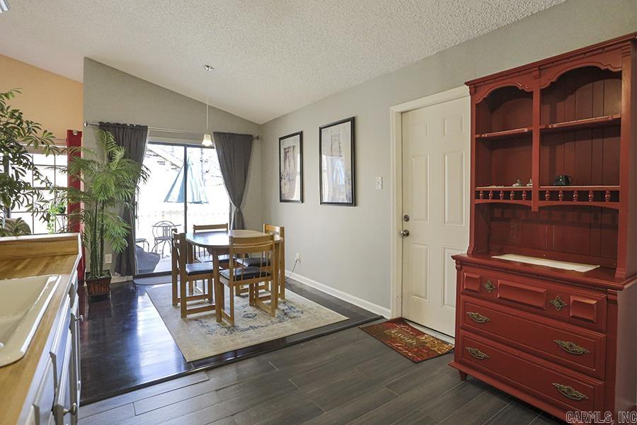 WOODLAND HILLS TO LR - Residential