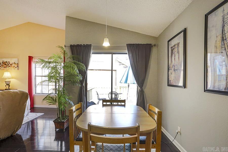 WOODLAND HILLS TO LR - Residential