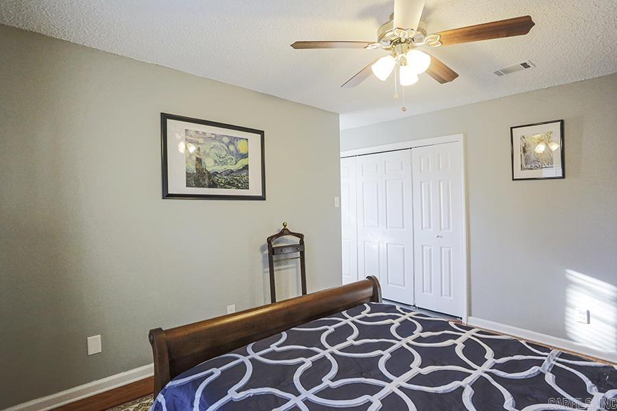 WOODLAND HILLS TO LR - Residential