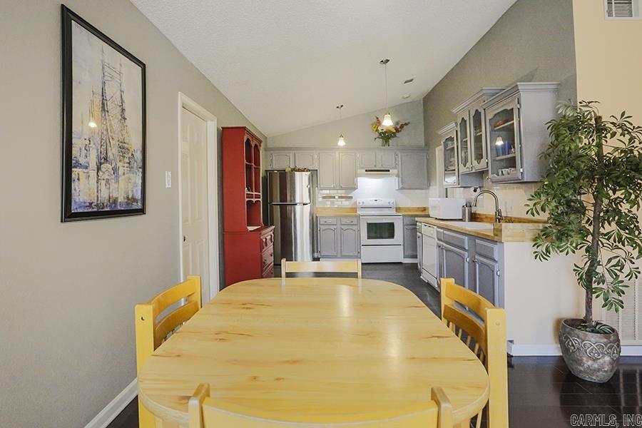 WOODLAND HILLS TO LR - Residential