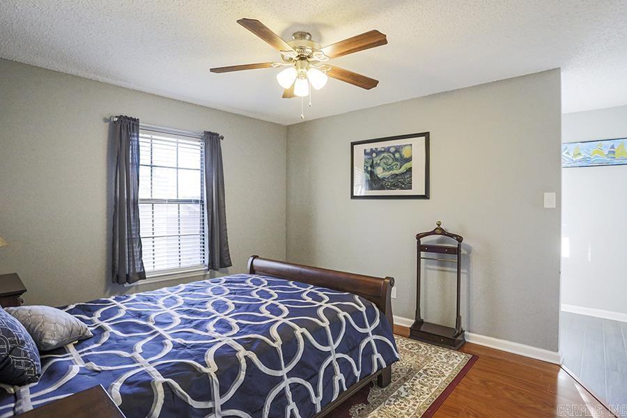 WOODLAND HILLS TO LR - Residential