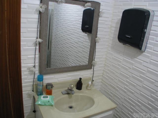 OT Cabot City - Commercial Sale