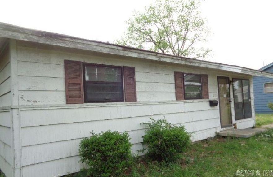 One level home on a nice level lot. Home to be sold as is.  Agents see confidential remarks for offer instructions.