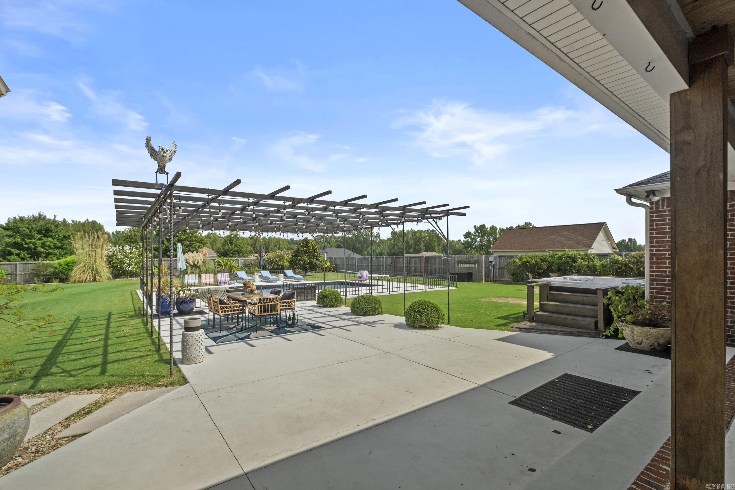 TIFFANY ESTATES - Residential