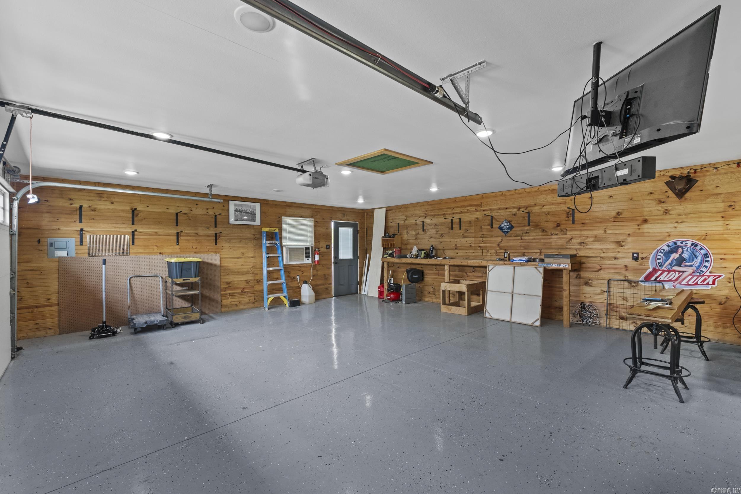 TIFFANY ESTATES - Residential