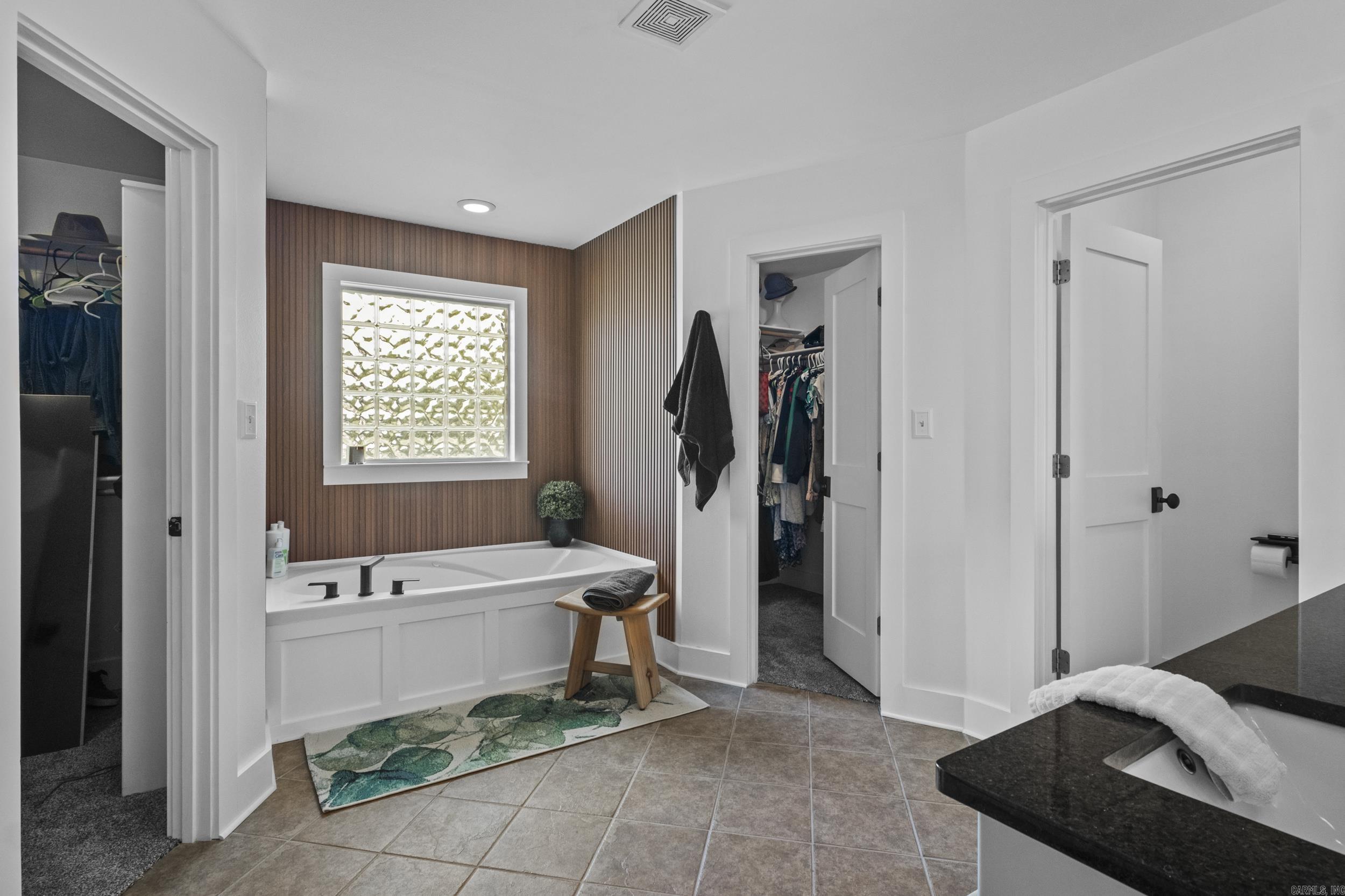 TIFFANY ESTATES - Residential