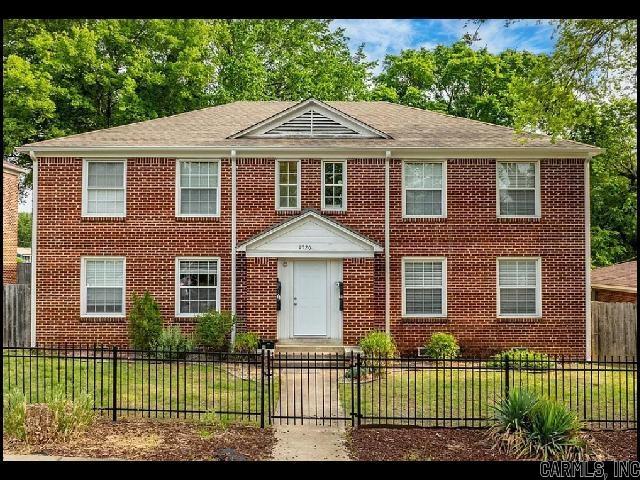 *LITTLE ROCK* CHARMING UNIT IN THE FLEMING & BRADFORD SUBDIVISION!! This Charming Two Bedroom And One Bath Upper Unit Offers Over 800 Square Feet of Modern Comfort In A Convenient Location! Enjoy An Updated Kitchen And Bathroom With Stylish Finishes, Plus Beautiful Hardwood And Tile Flooring Throughout! Central A/C and Heating Keeps You Comfortable Year-Round! Street Parking Available!PET FRIENDLY!! AVAILABLE MID TO LATE OCTOBER 2025!!!
