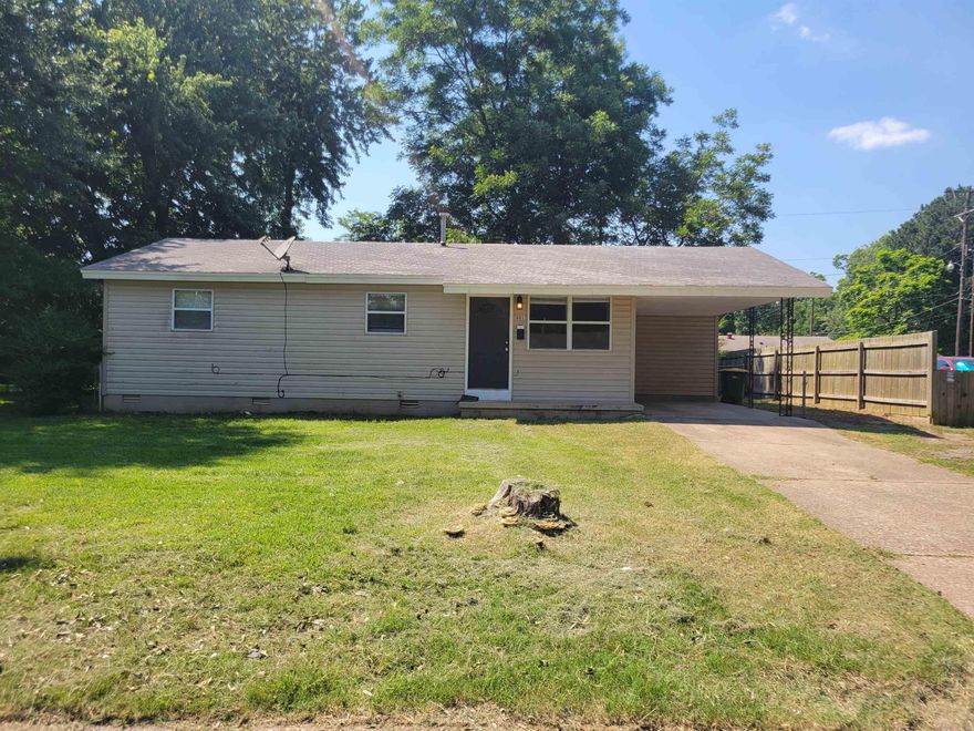 Available for rent: 3 bedroom 1 bath home. Lease terms $850 security deposit, $50 application fee. Apply online at c21prjxrentals.com