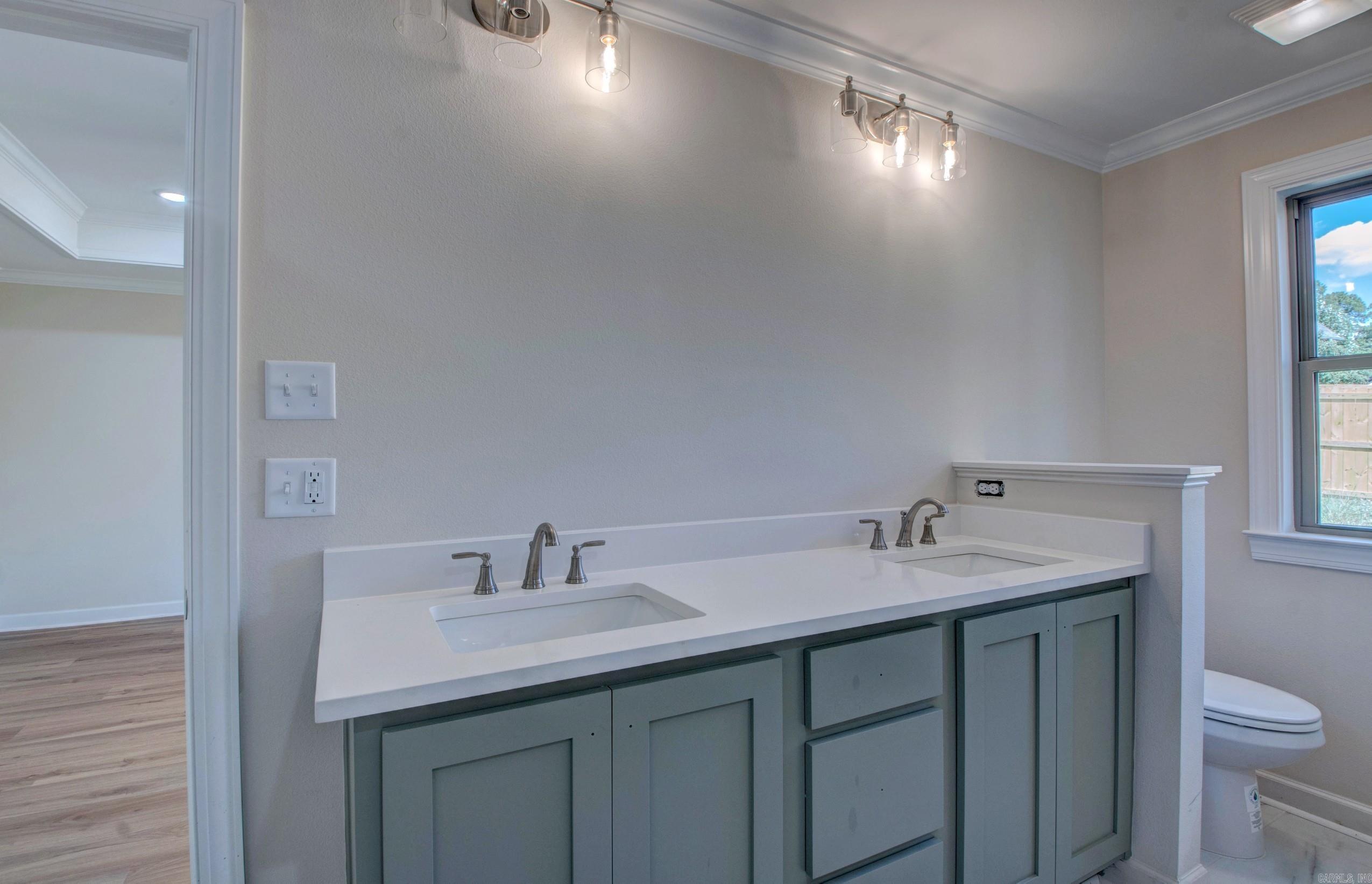 MAJESTIC POINTE - Residential