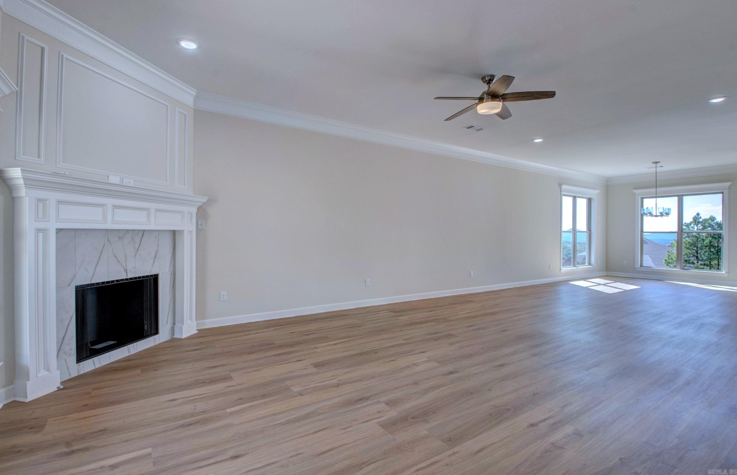 MAJESTIC POINTE - Residential